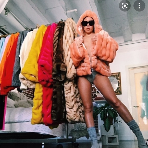 Laina Rauma full length Minky coat faux fur hooded pink salmon OSFM - Picture 10 of 16